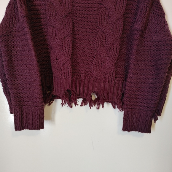 She + Sky Distressed Cable Knit Sweater Size OS - Picture 8 of 12